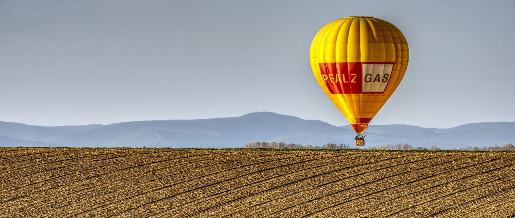 balloon, hot air balloon, field-2921973.jpg